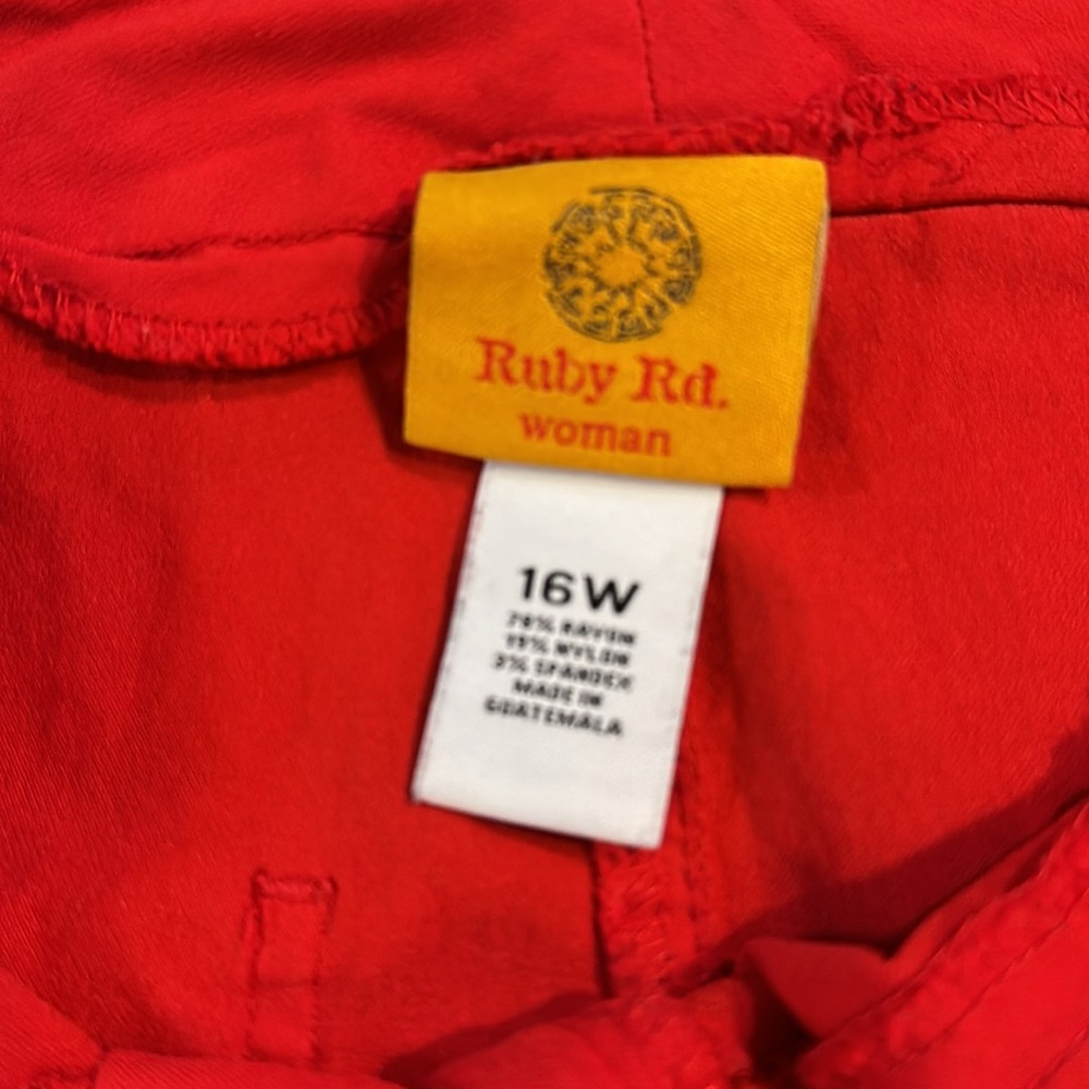 Women's Pull-On Stretch red Bermuda Short, Ruby Rd size 16 - Picture 9 of 9